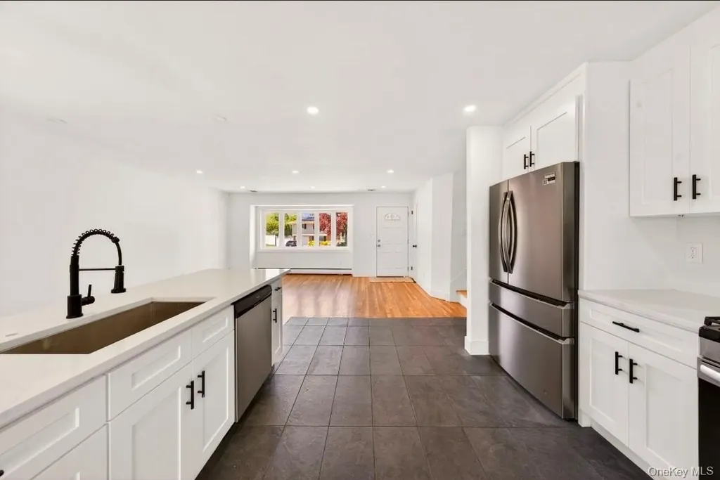 8 Whitebirch Lane Commack NY 11725