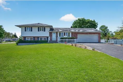8 Whitebirch Lane Commack NY 11725