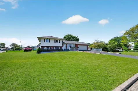 8 Whitebirch Lane Commack NY 11725