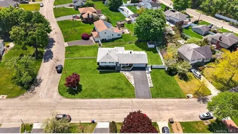 8 Whitebirch Lane Commack NY 11725