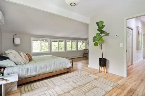 5 S Bedford Road Pound Ridge NY 10576