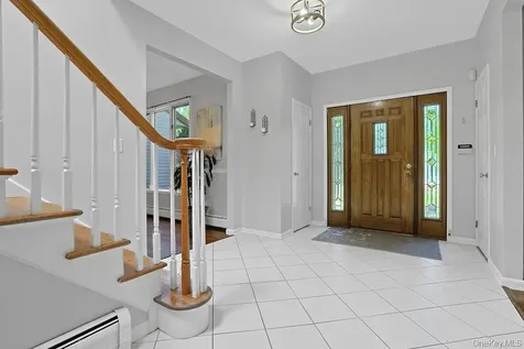 22 Peach Street Nanuet NY 10954