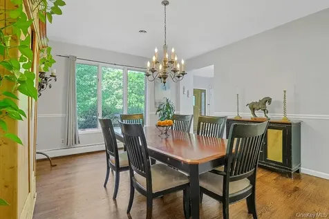22 Peach Street Nanuet NY 10954