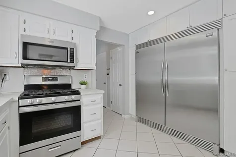 22 Peach Street Nanuet NY 10954