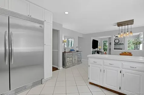 22 Peach Street Nanuet NY 10954
