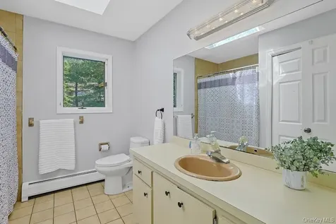 22 Peach Street Nanuet NY 10954