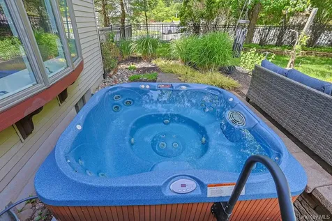 22 Peach Street Nanuet NY 10954