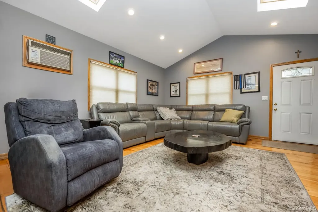 88-68 Commonwealth Boulevard Bellerose NY 11426