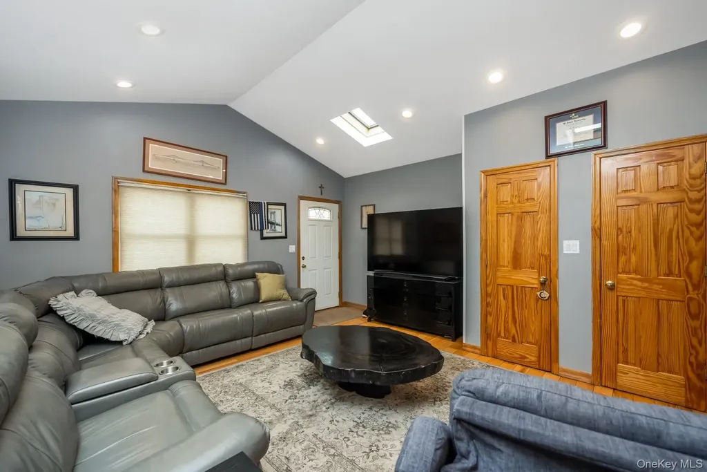 88-68 Commonwealth Boulevard Bellerose NY 11426
