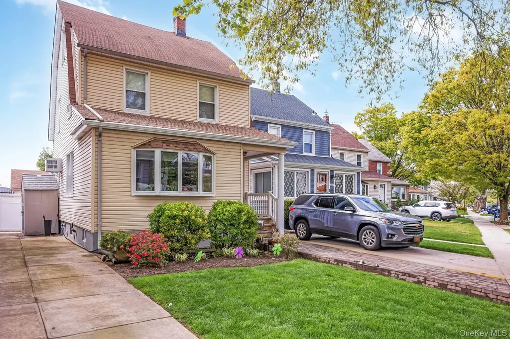 88-68 Commonwealth Boulevard Bellerose NY 11426