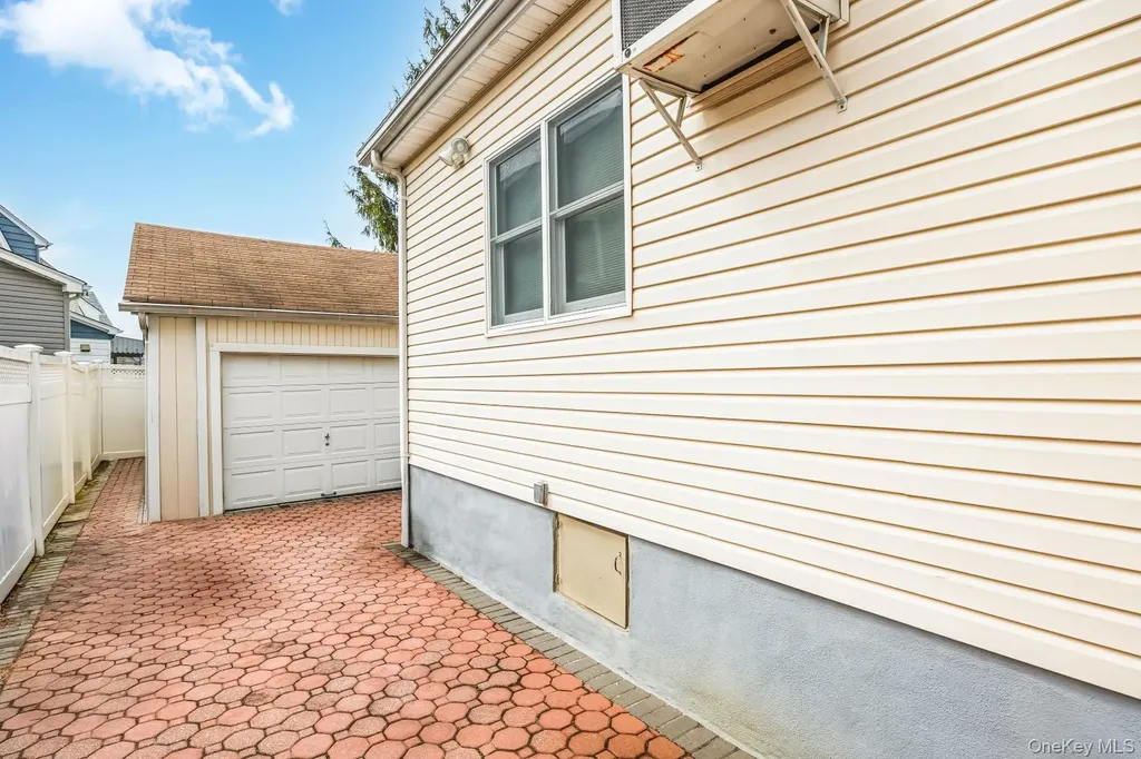 88-68 Commonwealth Boulevard Bellerose NY 11426