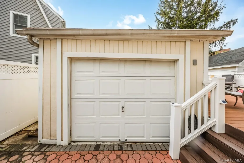 88-68 Commonwealth Boulevard Bellerose NY 11426