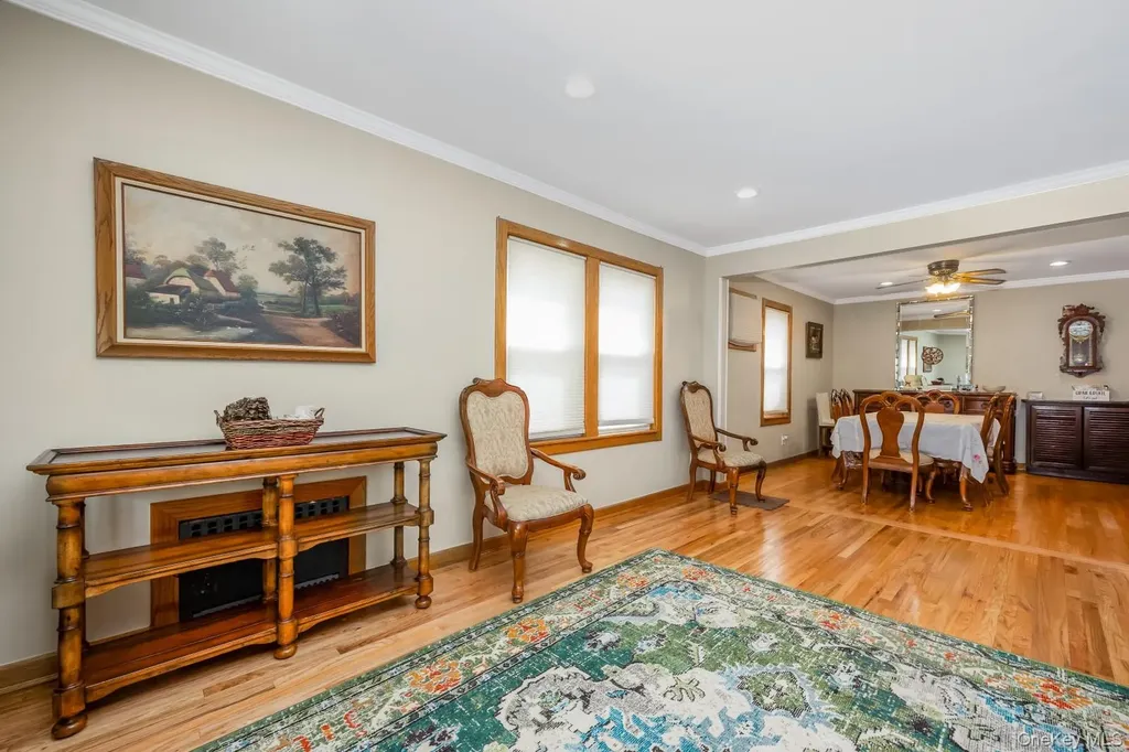 88-68 Commonwealth Boulevard Bellerose NY 11426