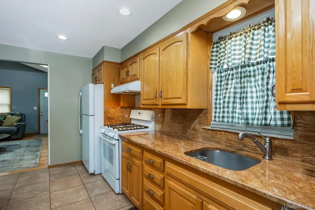 88-68 Commonwealth Boulevard Bellerose NY 11426