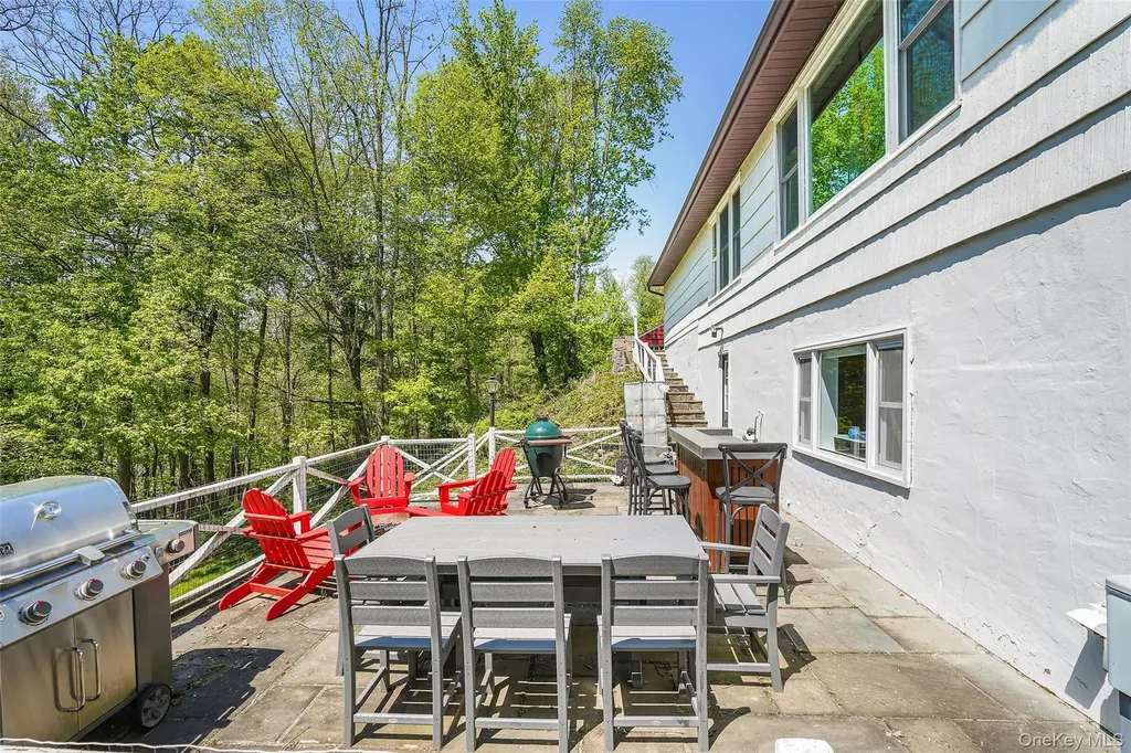 19 Skyview Drive Armonk NY 10504
