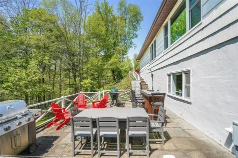 19 Skyview Drive Armonk NY 10504