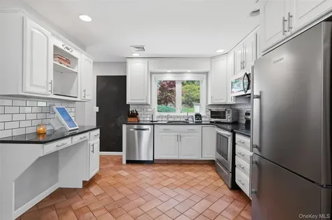 19 Skyview Drive Armonk NY 10504
