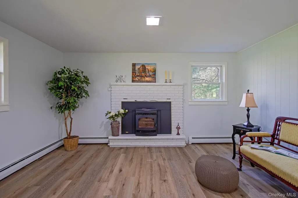 929 Centre Road Rhinebeck NY 12580