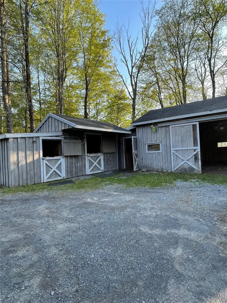 929 Centre Road Rhinebeck NY 12580