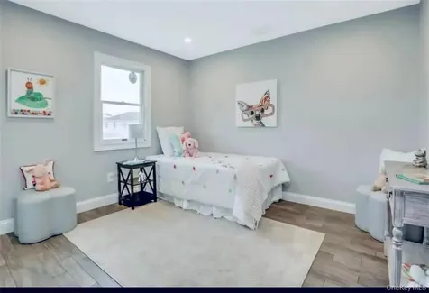 498 Farmers Avenue Bellmore NY 11710