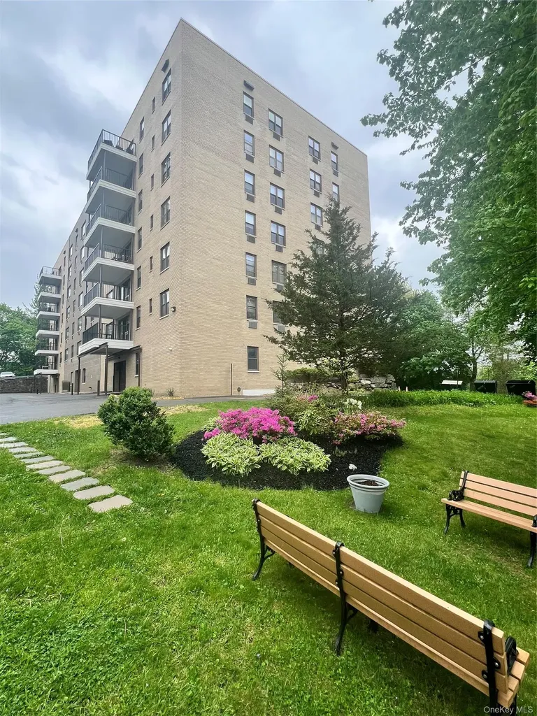 35 Stewart Mount Kisco NY 10549