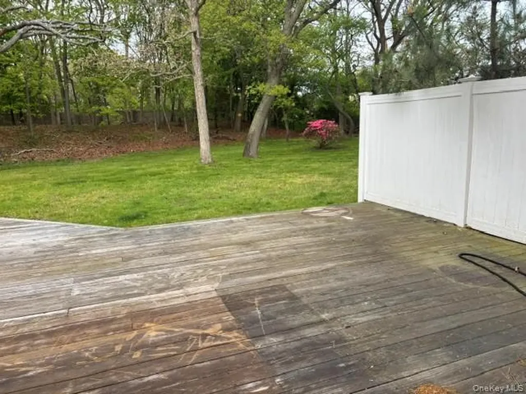 18 Gamay Court Commack NY 11725