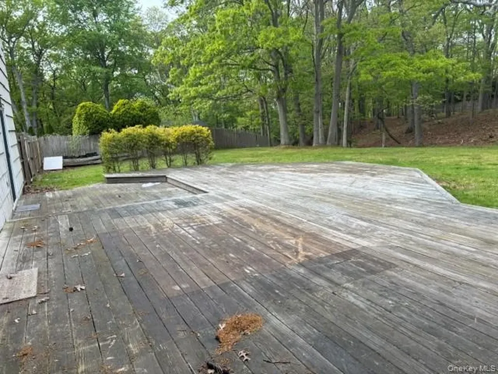 18 Gamay Court Commack NY 11725