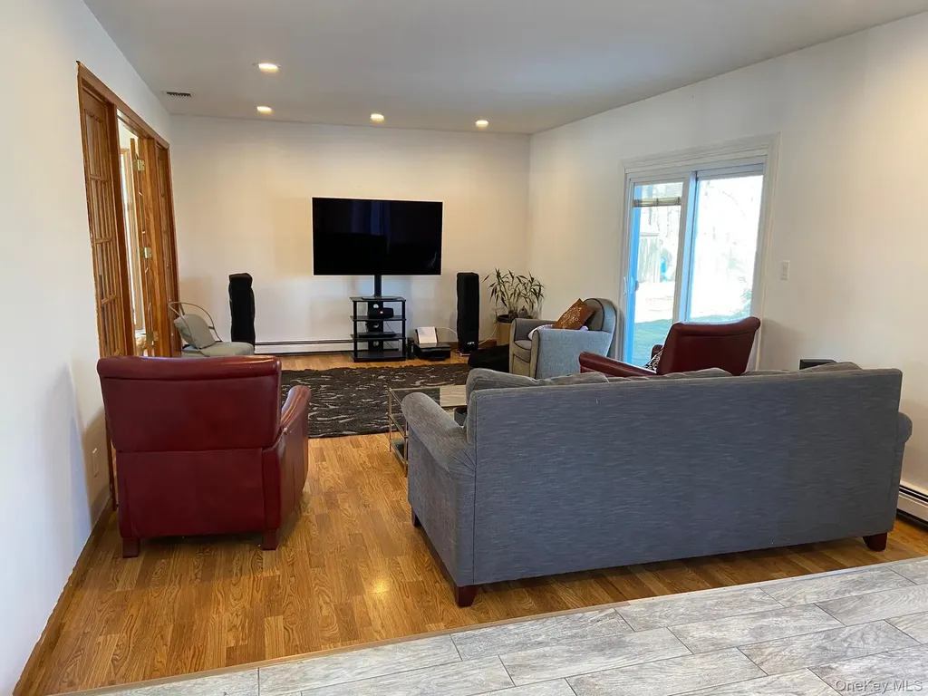 18 Gamay Court Commack NY 11725
