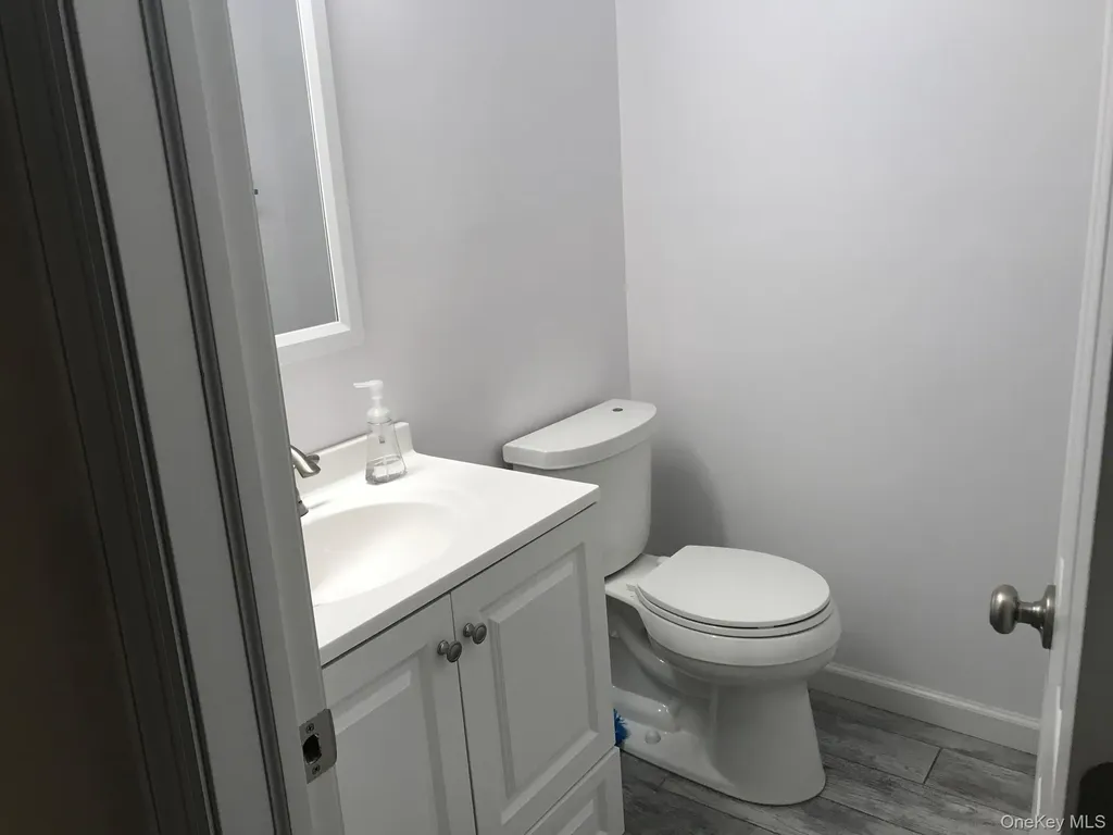 18 Gamay Court Commack NY 11725