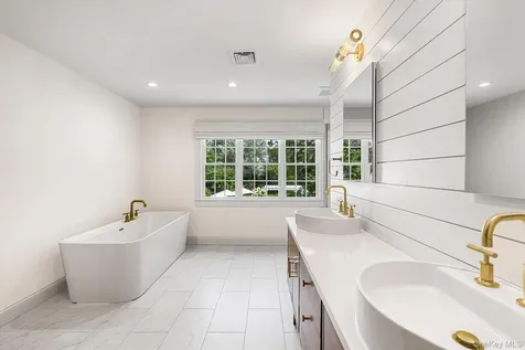 92 Beach Lane Westhampton Beach NY 11978