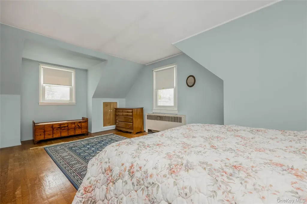 142 Elkton Lane North Babylon NY 11703