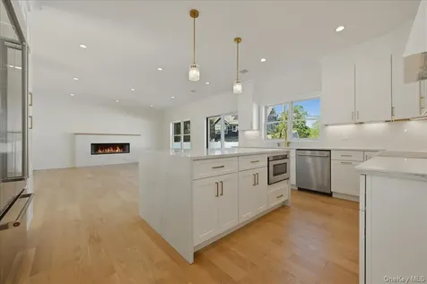 72 Cypress Lane Westbury NY 11590
