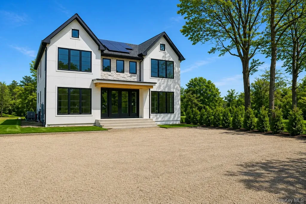 14 Ridge Road Southampton NY 11968