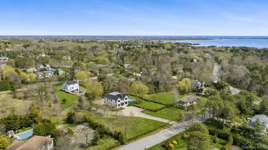 14 Ridge Road Southampton NY 11968