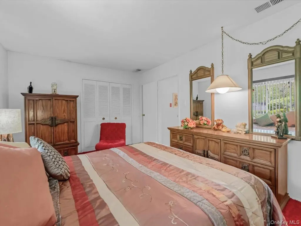 21 Halston Lane Coram NY 11727