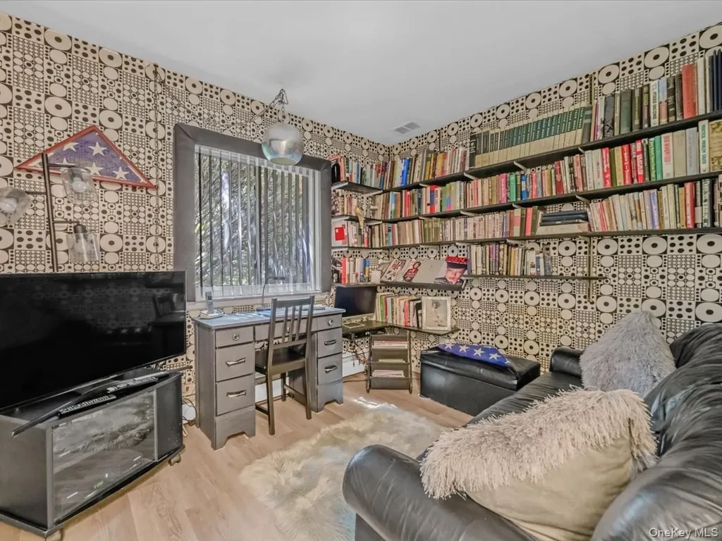 21 Halston Lane Coram NY 11727