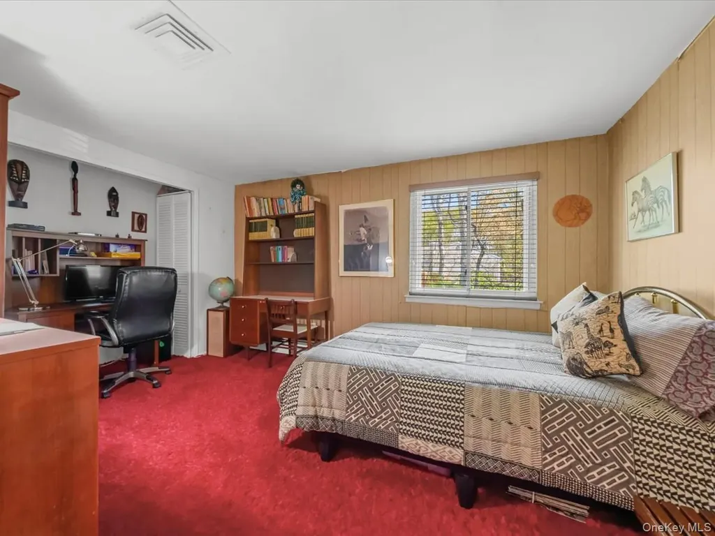 21 Halston Lane Coram NY 11727