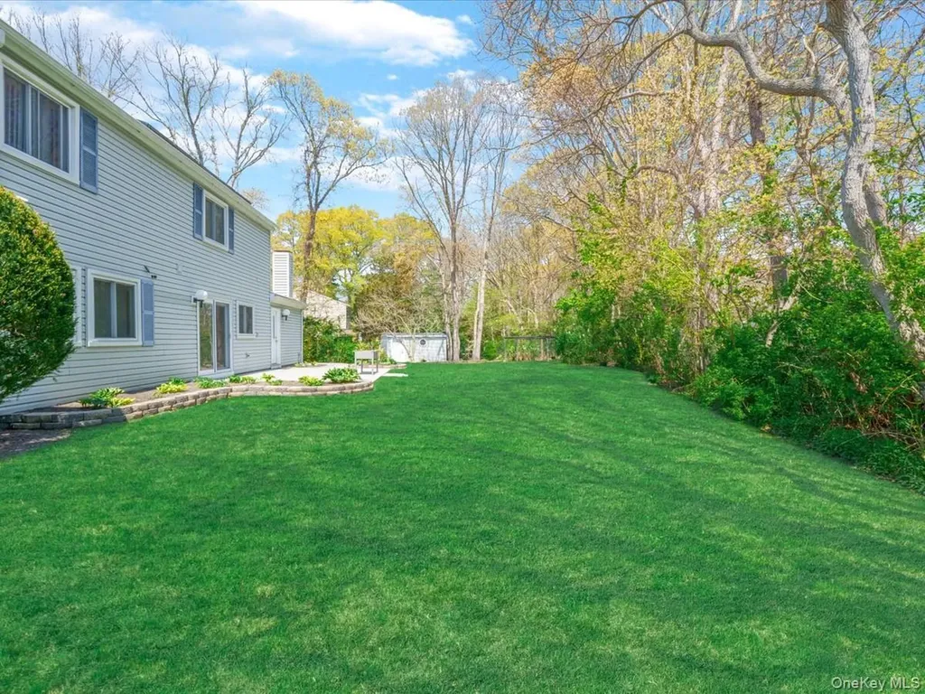 21 Halston Lane Coram NY 11727