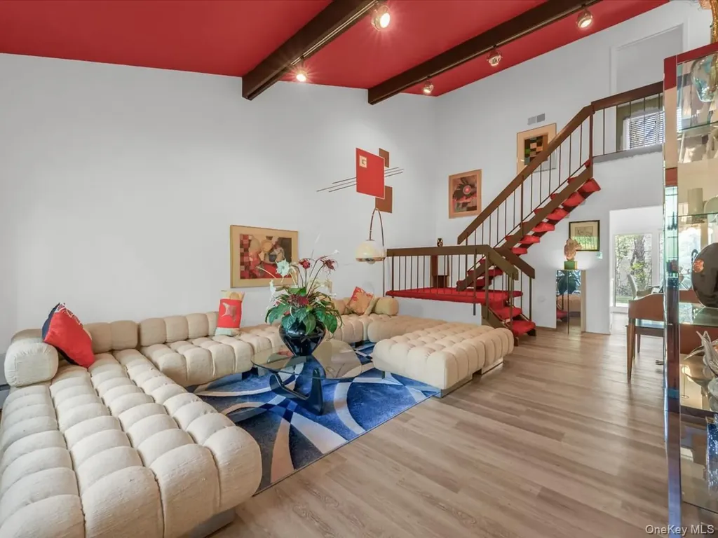 21 Halston Lane Coram NY 11727