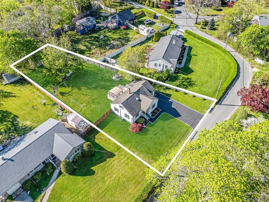 66 Hedges Road East Patchogue NY 11772