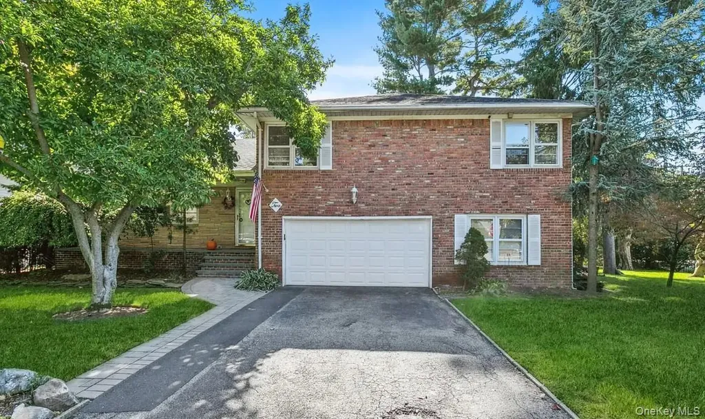 2 Coleman Drive East Williston NY 11596