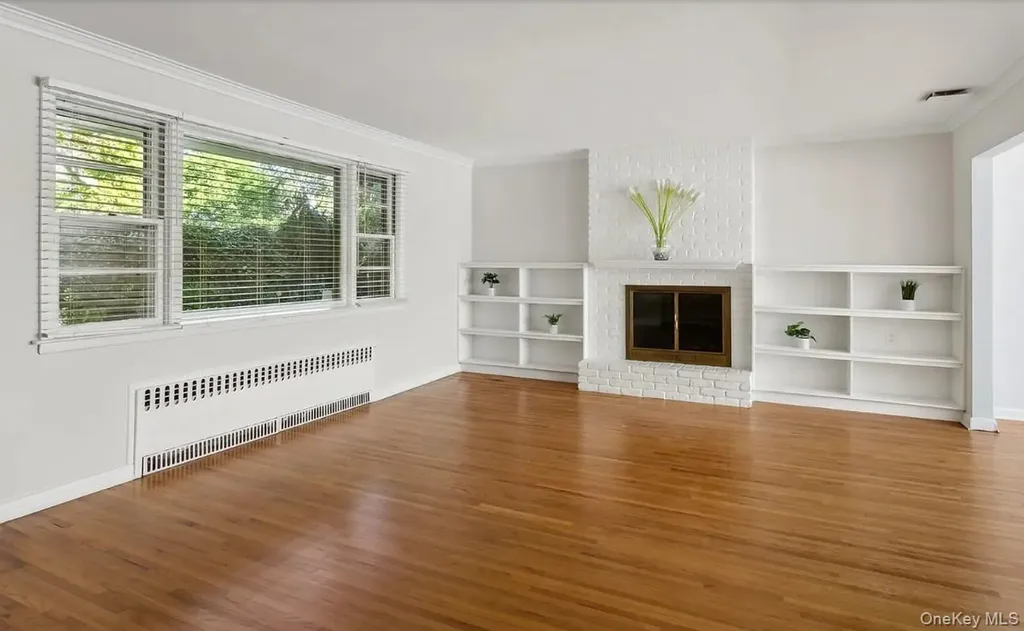 2 Coleman Drive East Williston NY 11596