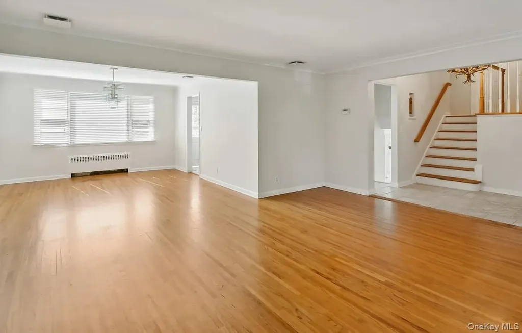 2 Coleman Drive East Williston NY 11596