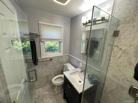 752 Kensington Court Westbury NY 11590
