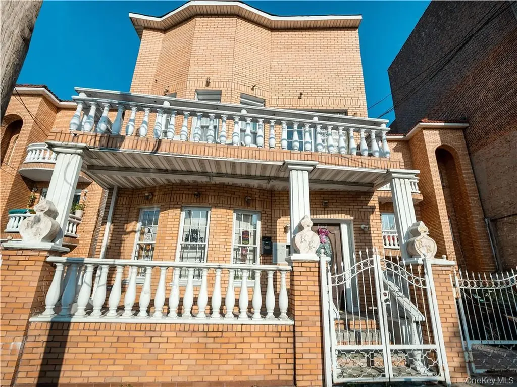 1392 Commonwealth Avenue Bronx NY 10472