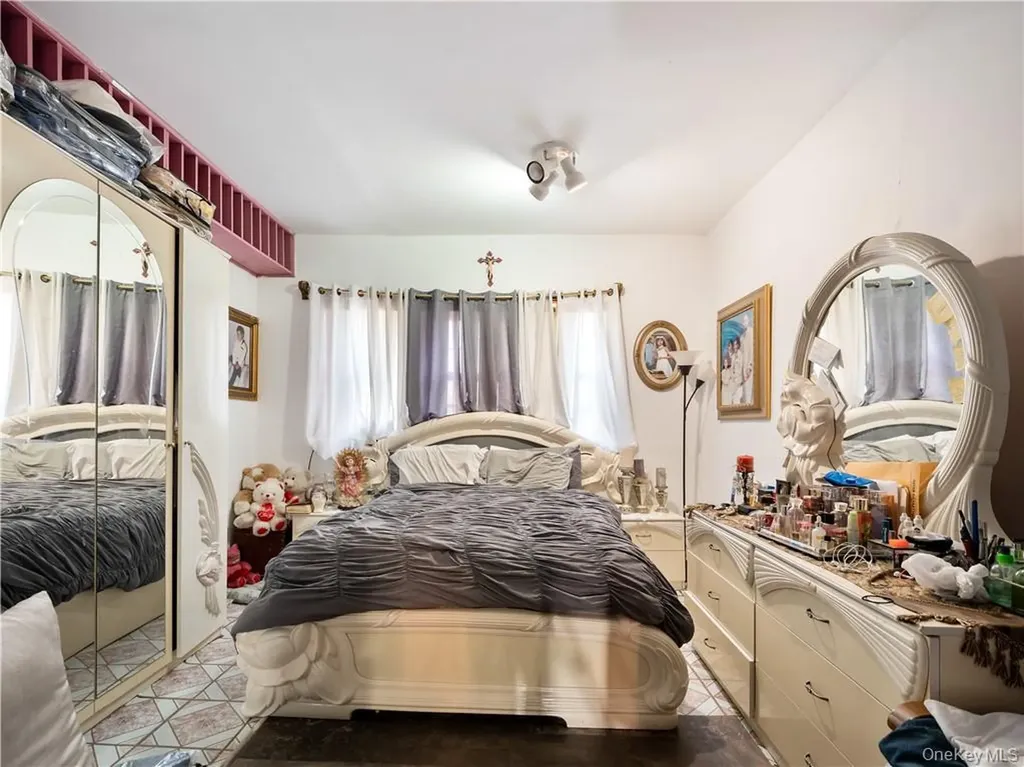 1392 Commonwealth Avenue Bronx NY 10472