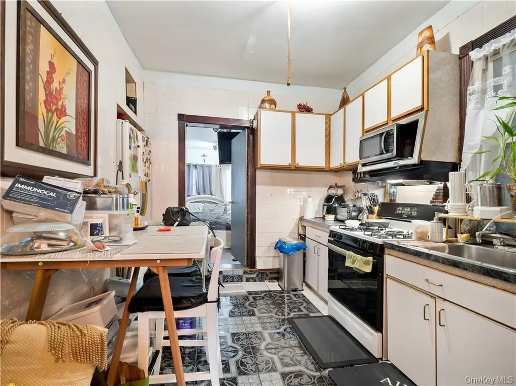 1392 Commonwealth Avenue Bronx NY 10472