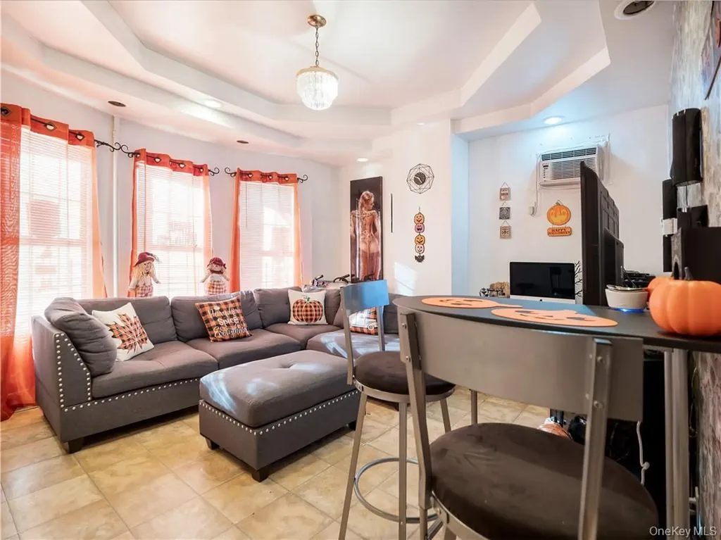 1392 Commonwealth Avenue Bronx NY 10472