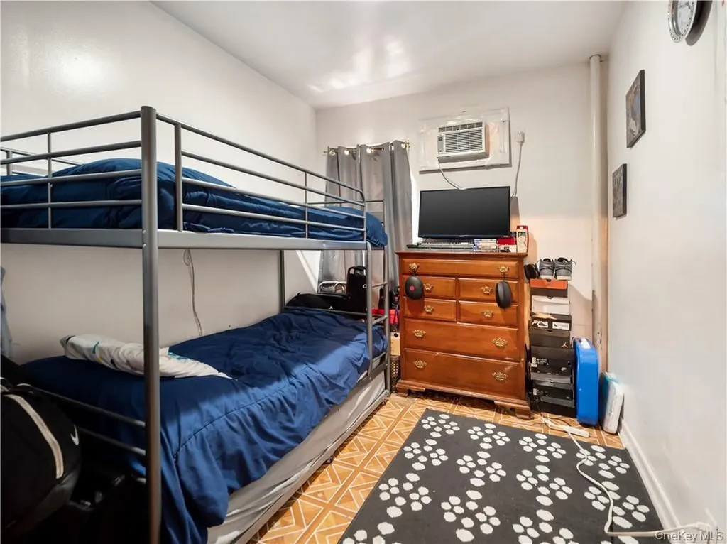 1392 Commonwealth Avenue Bronx NY 10472