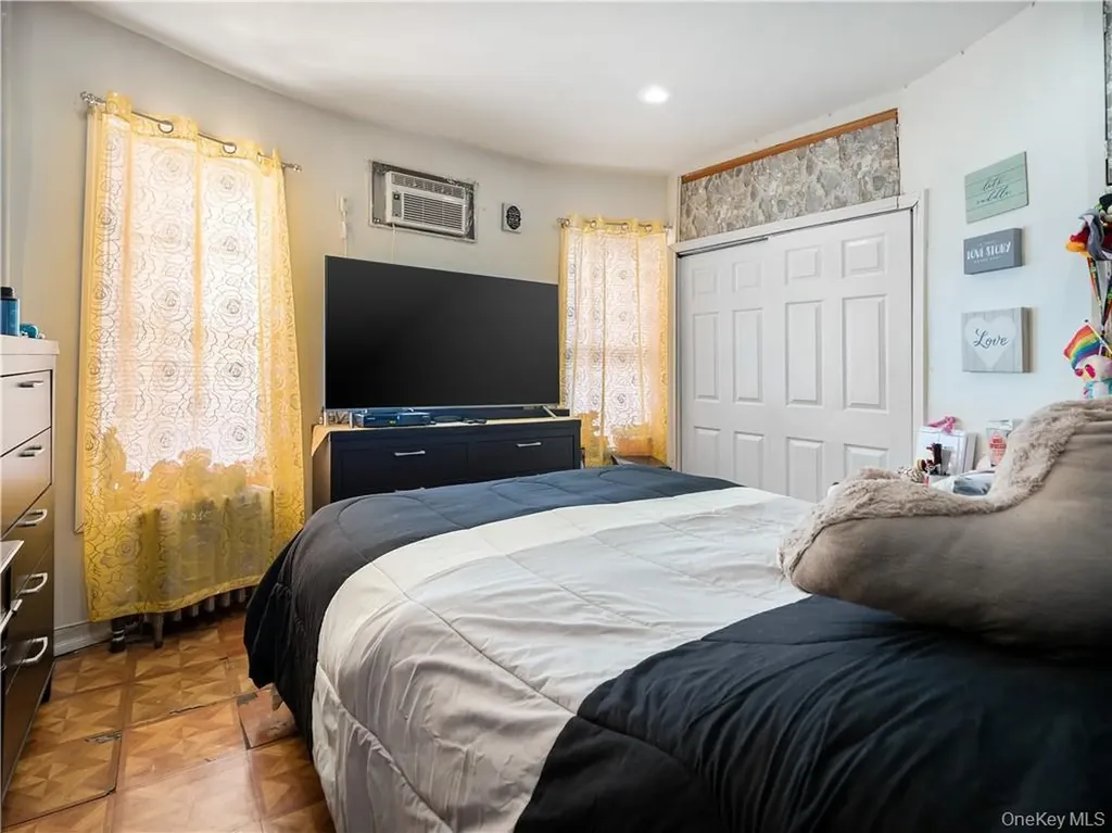 1392 Commonwealth Avenue Bronx NY 10472